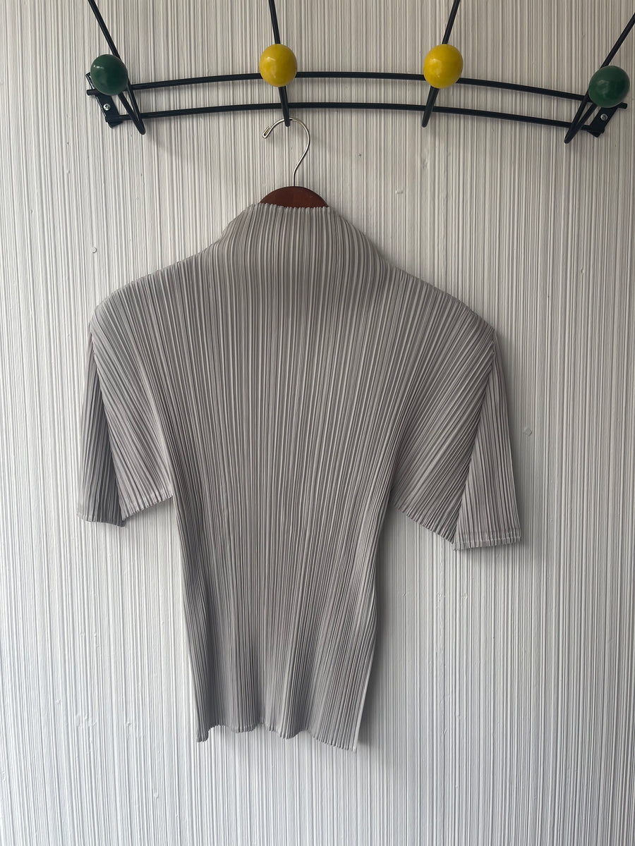 Issey Miyake Pleats Please grey top – Moore Vintage Archive