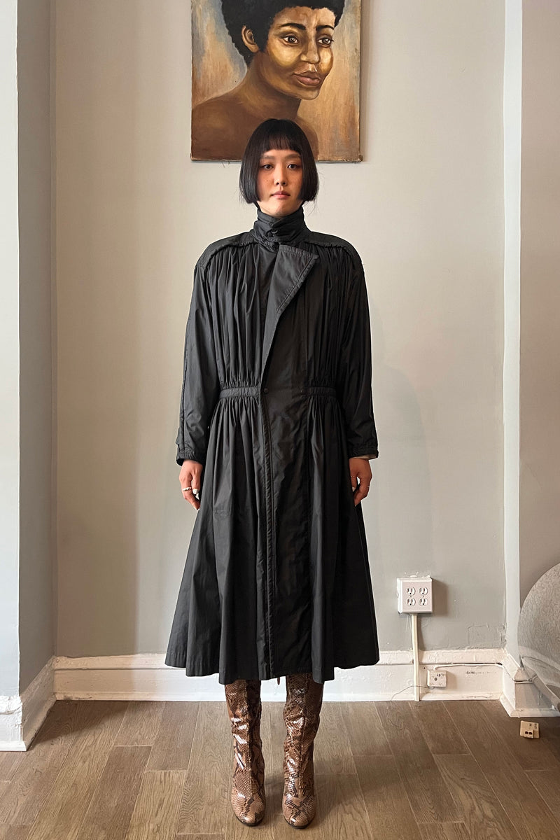 ISSEY MIYAKE ブラック トレンチコート　ナイロン IMG_7639_e959a18a-4692-48f3-