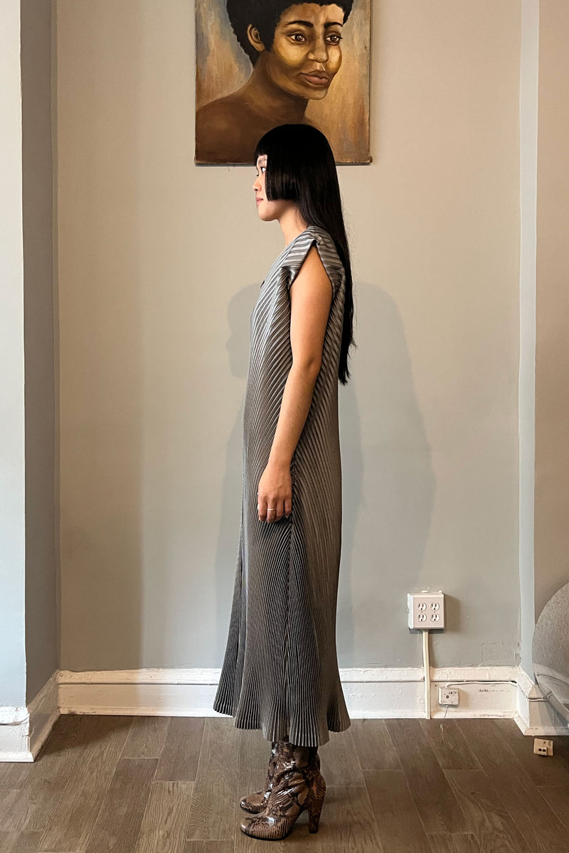 ワンピース ISSEY MIYAKE PERMANENTE DRESS ARCHIVE Issey Miyake Pewter Pleated Maxi Dress – Moore Vintage Archive