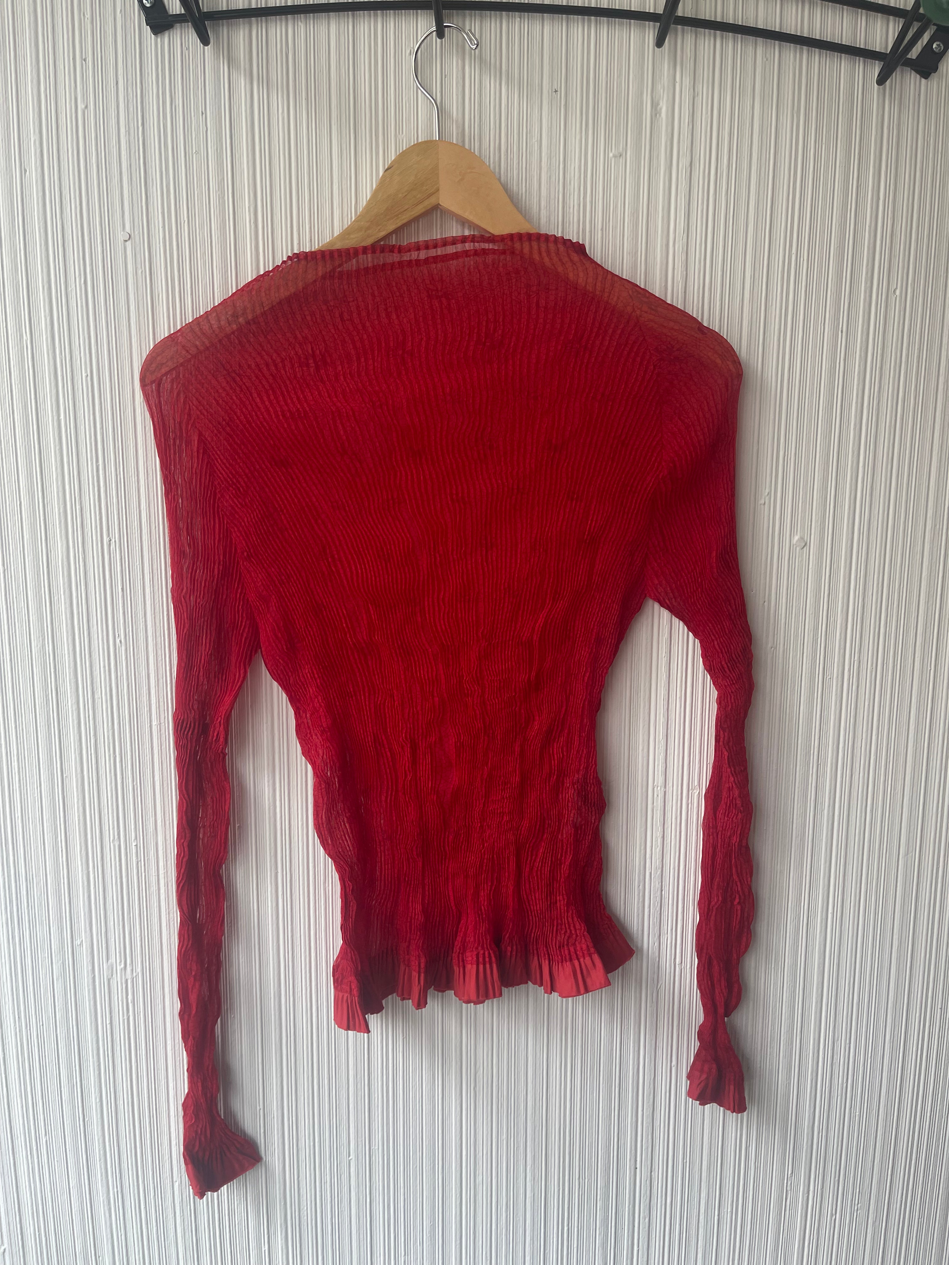 トップス ISSEY MIYAKE FETE Issey Miyake fete red sheer printed pleated top – Moore