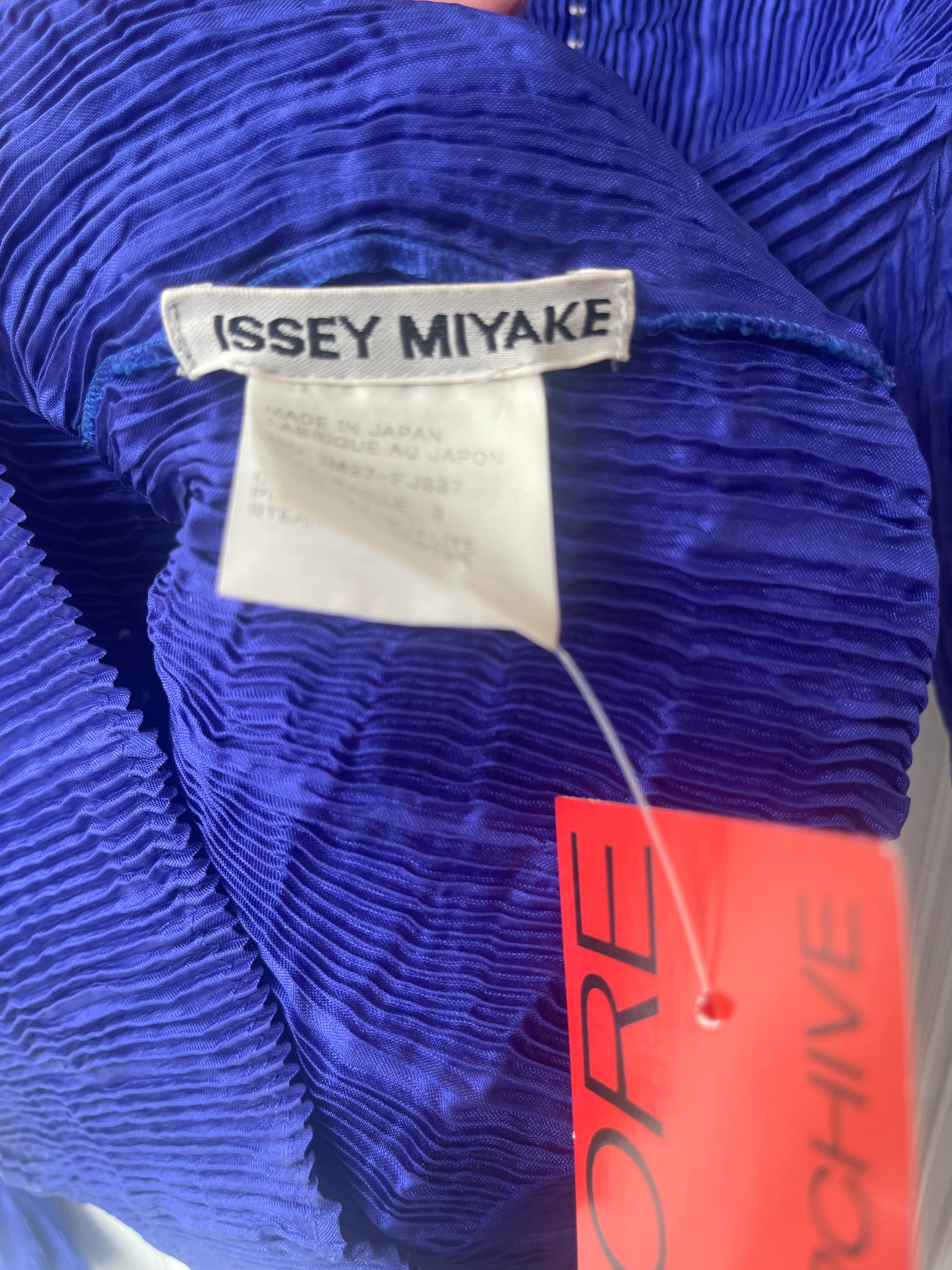 Issey Miyake Klein blue embroidered pleated top