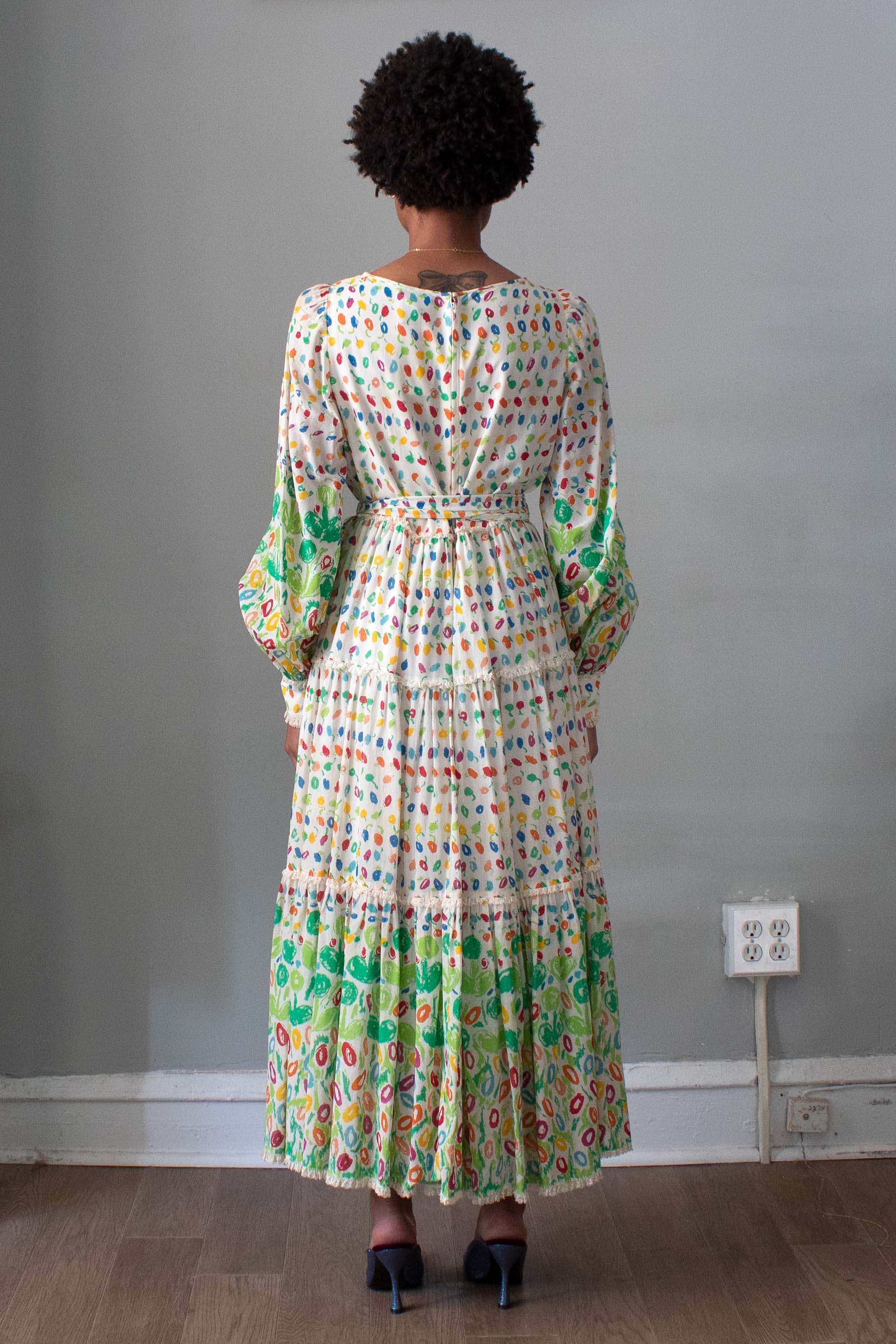 Saks Fifth Avenue 1970s Floral Cotton Dress – Moore Vintage Archive Saks Fifth Avenue 1970s Floral Cotton Dress – Moore Vintage Archive