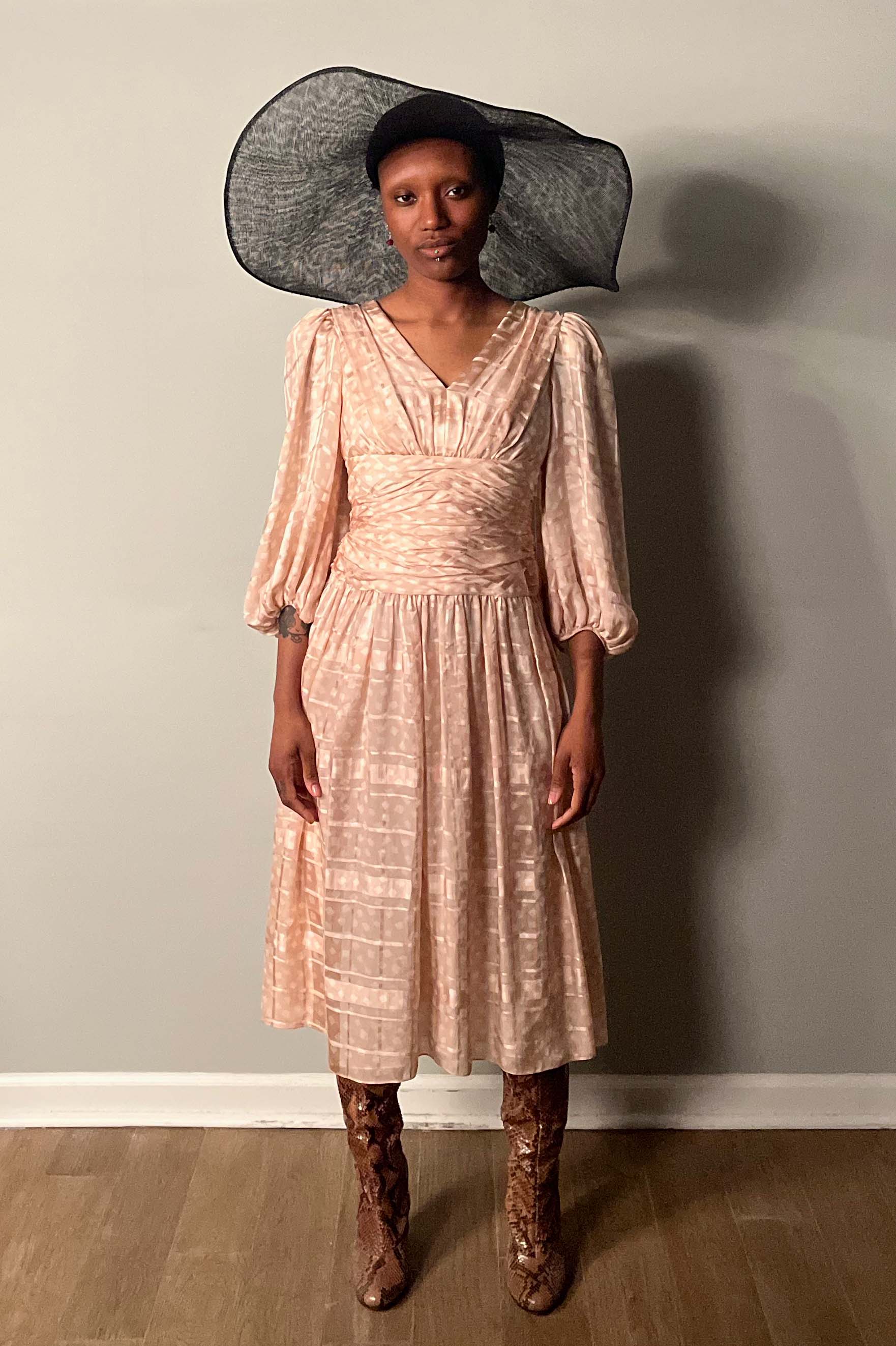 diane pink dress Y2K Diane Freis Pink Floral Halter Dress-M/L La Poubelle Vintage