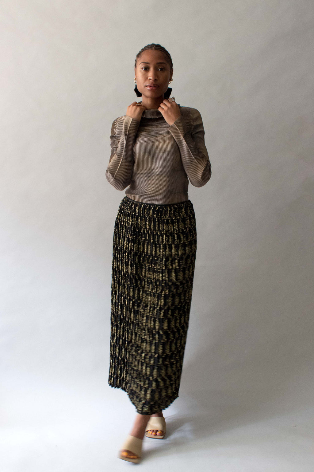 Mary McFadden Black Gold Embroidered Skirt