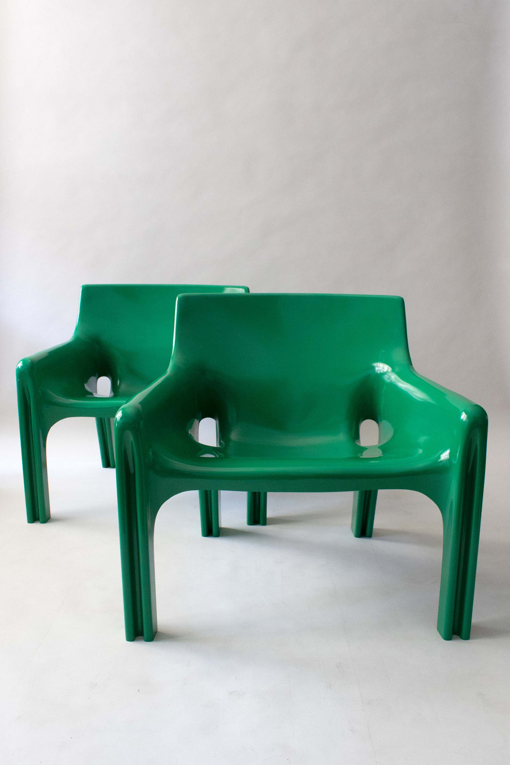Vico Magistretti Green "Vicario" Fiberglass Chair 1971 Pair